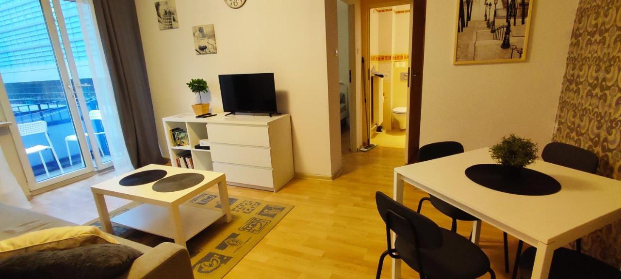 Top Apartamenty Centrum - Metro Rondo Onz Warsaw Exterior photo